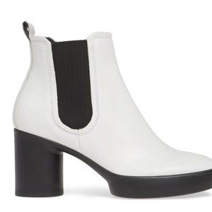 Shape Motion 55 Chelsea Boot Size 7.5